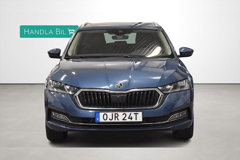 Bild 3 av Škoda Octavia Kombi iV Plug-in Cockpit Pano B-kam Navi Rattv 204hk