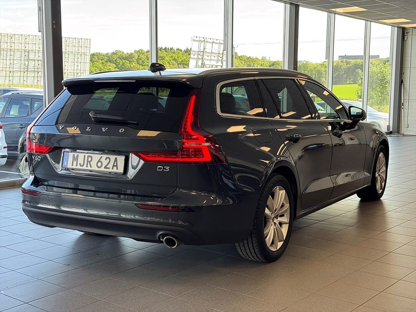 Bild 2 av Volvo V60 D3 Geartronic Momentum Advanced Pano Värm