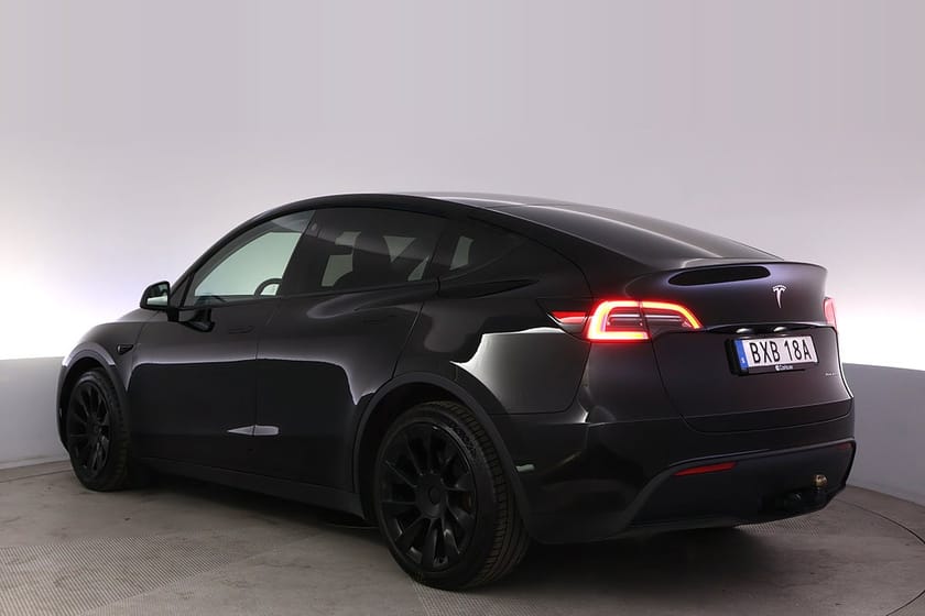 Bild 4 av Tesla Model Y Long Range AWD Autopilot Panorama Drag