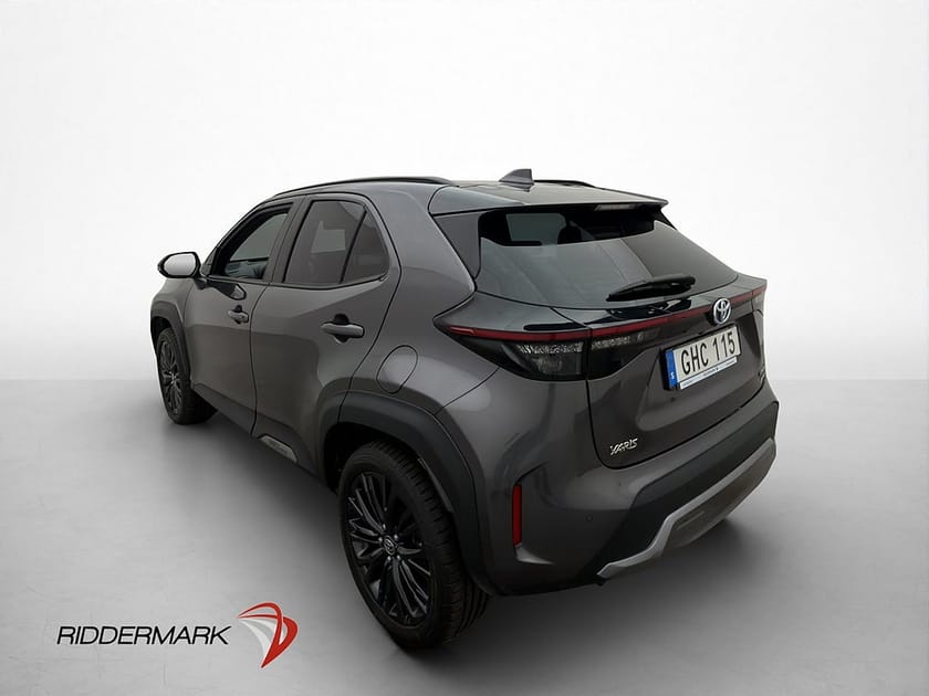 Bild 2 av Toyota Yaris Cross Hybrid AWD-i Adventure JBL HuD B-Kamera