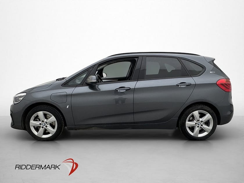 Bild 4 av BMW 225xe Active Tourer xDrive Plug-in 224hk Sport line HUD Kamera Navi