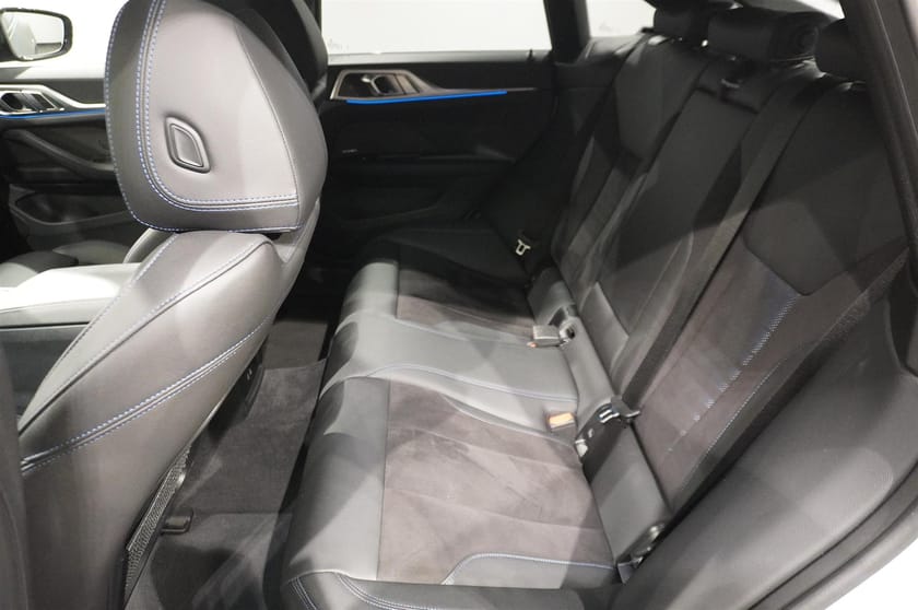 Bild 5 av BMW i4 M50 xDrive Gran Coupé 3,95% Charged H K DA Drag BSI Foilerad