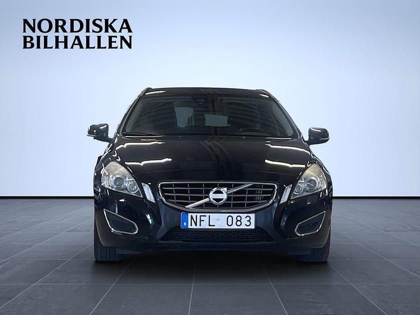 Bild 2 av Volvo V60 T4F Powershift Momentum Bluetooth Dragkrok Värmare