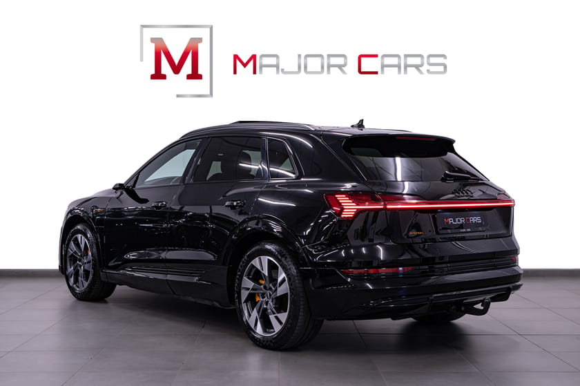 Bild 4 av Audi e-tron 55 quattro Q S-Line Pano B&O 360° VirtuellaSpeglar Svart Optik