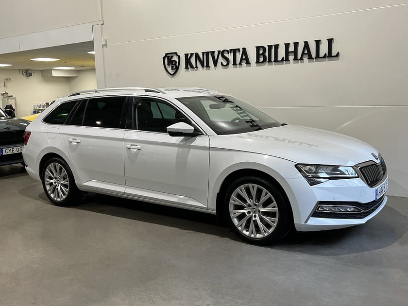 Bild 3 av Škoda Superb iV Kombi Skoda 1.4 TSI Business Ed Style Moms Drag 218hk