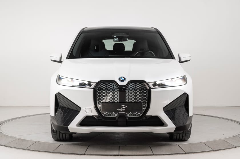 Bilde 4 av BMW iX xDrive40 Fully Charged | ACC/Krok/360º/H&K/HUD/Comfort