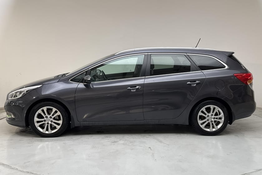 Bild 2 av Kia cee'd_sw Cee'd 1.6 CRDi SW (128hk) Komfort Drag GPS B-Kam