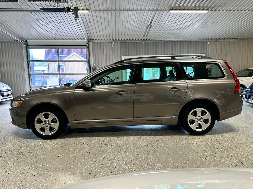 Bild 4 av Volvo V70 2.4D Momentum Euro 4 Ny Koppling Kamrem bytt Nya S-däck
