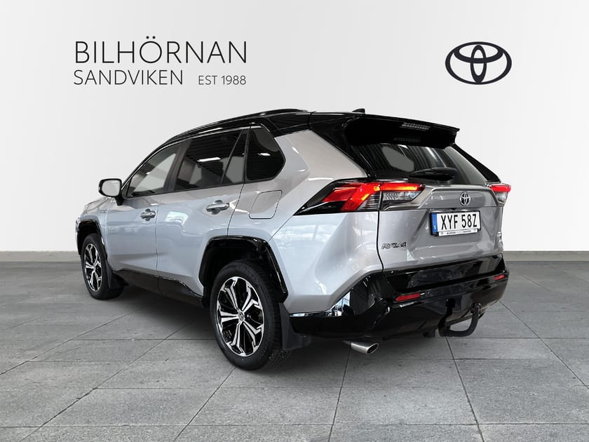 Bild 3 av Toyota RAV4 Plug-in Hybrid 2,5 Laddhybrid AWD-i Style Drag Vinterhjul Motorvärmare