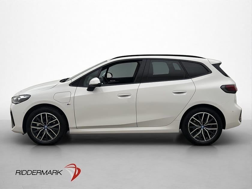 Bild 4 av BMW 225e xDrive Active Tourer M Sport Kamera Skinn Drag MOMS