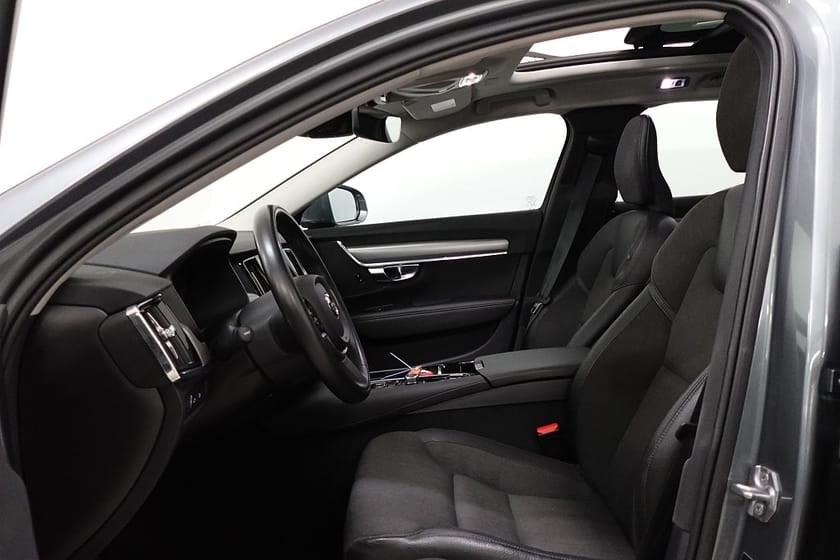 Bild 4 av Volvo V90 T8 Twin Engine AWD Pano Drag P-Värme Adap-F Orrefors