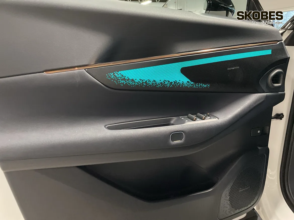 Lynk & Co 08 PHEV