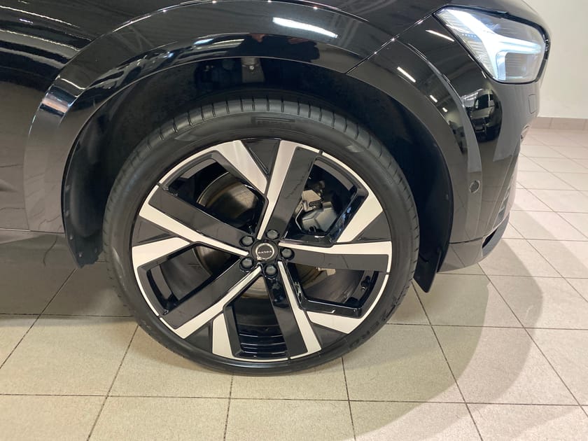 Bild 3 av Volvo XC60 T6 Plus Black Nordic Edition