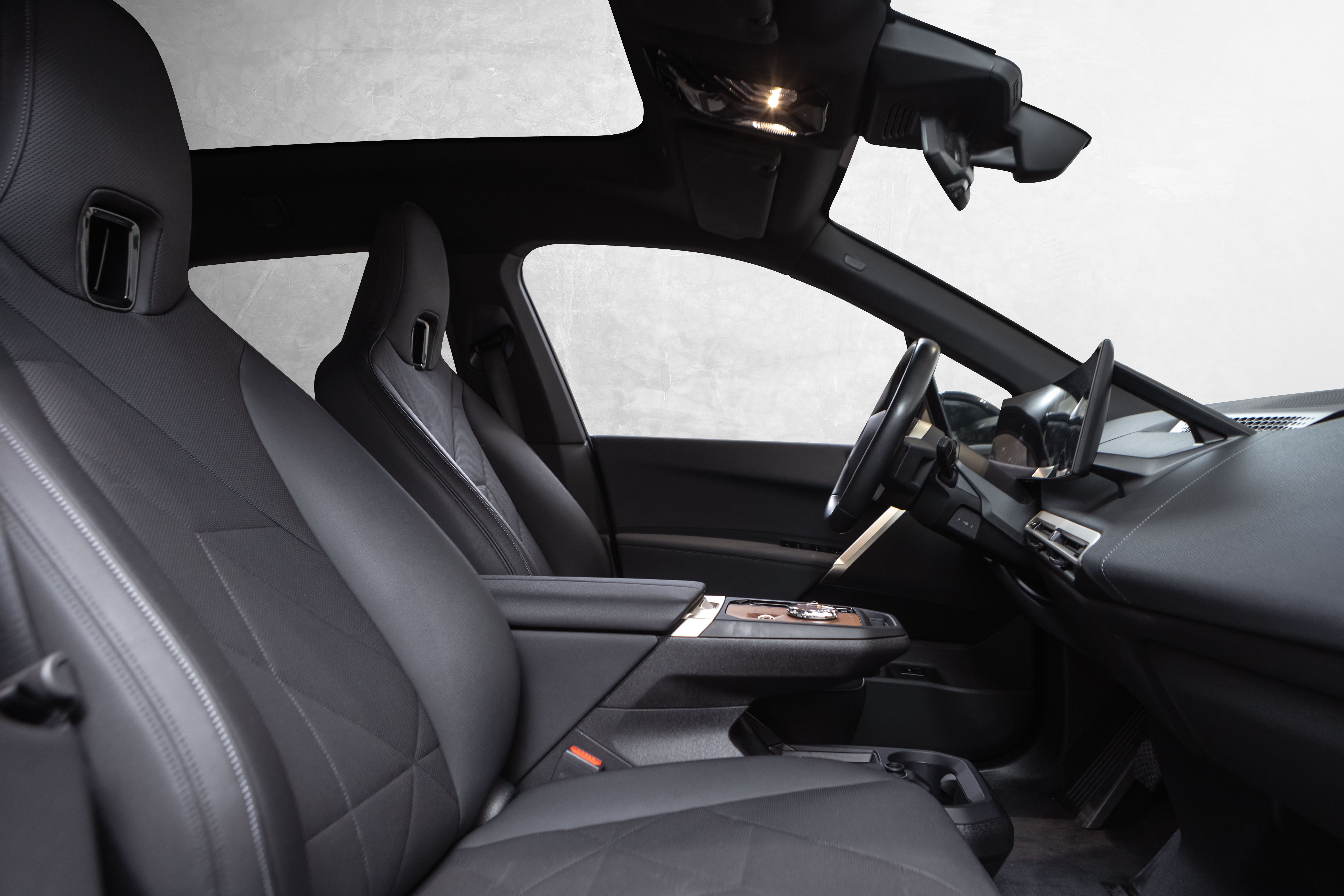 BMW iX xDrive50, 524hp, 2024