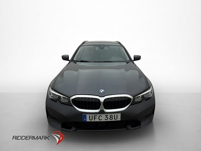 Bild 2 av BMW 330e xDrive Touring Sport line Cockpit HiFi Kamera Navi Drag