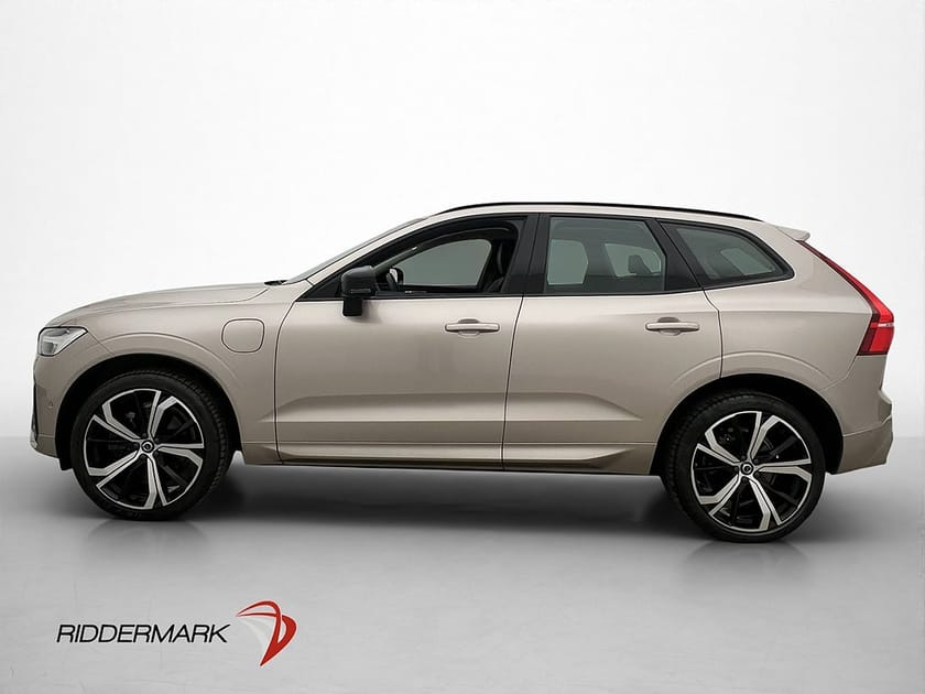 Bild 1 av Volvo XC60 T6 AWD 350 Ultimate Dark Pano 360° H/K Värm Drag