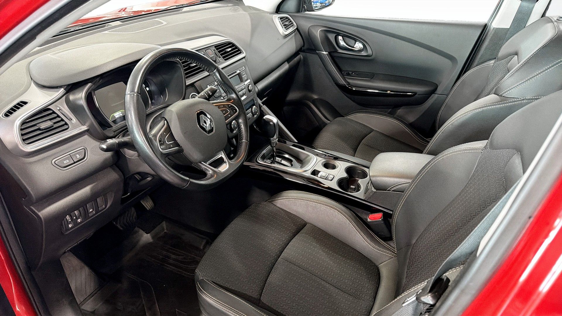 Renault Kadjar 1.2 TCe EDC 2017, bild 6/9