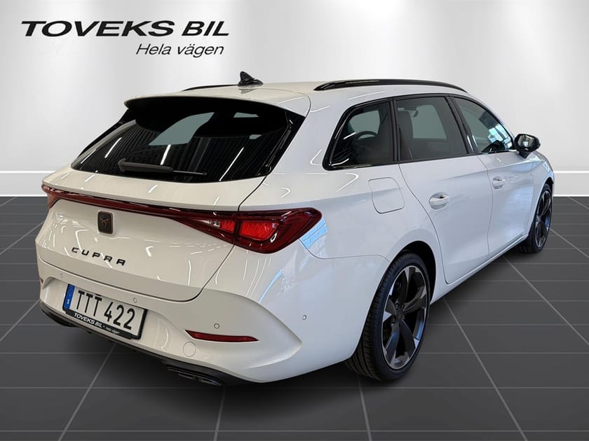 Bild 2 av CUPRA Leon Sportstourer 1.5 eTSI 150 hk DSG7 Backkamera