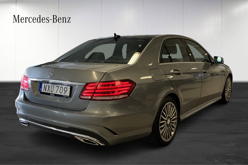 Bild 3 av Mercedes-Benz E 350 BlueTEC 4MATIC AMG-LINE/S.O VHJUL/backamera/Pano/Värmare