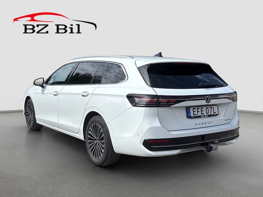 Bild 3 av Volkswagen Passat Variant eHybrid 1.5 TSI 272hk Elegance Moms Drag Värmare