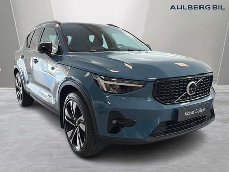 Volvo XC40 B3 FWD Bensin Plus Dark, Dragkrok Halvautomatisk, Pakeringskamera 360, Förarstöd, 20"5 tum, Google Maps