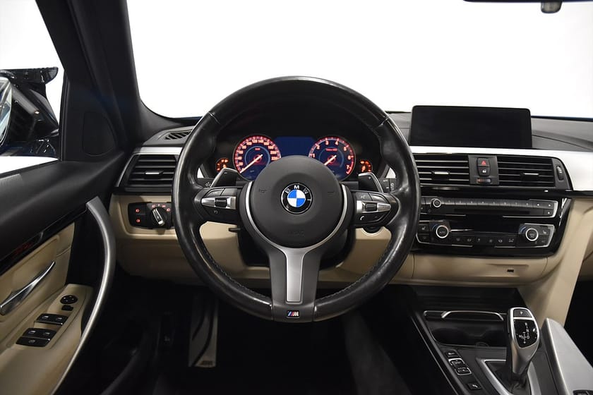 Bild 2 av BMW 320i xDrive Touring M-Sport Drag Hifi Rattv Skinn Cockpit 184hk