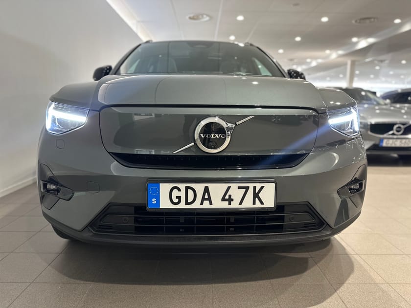 Bild 2 av Volvo EX40 Single Motor ExtendedRange Ultra SE/ Panoramatak/ 360 Kamera/ Dragkrok