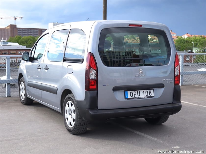 Bild 4 av Peugeot Partner Tepee 1.2 110hk S/V-hjul 1 ägare Nyservad