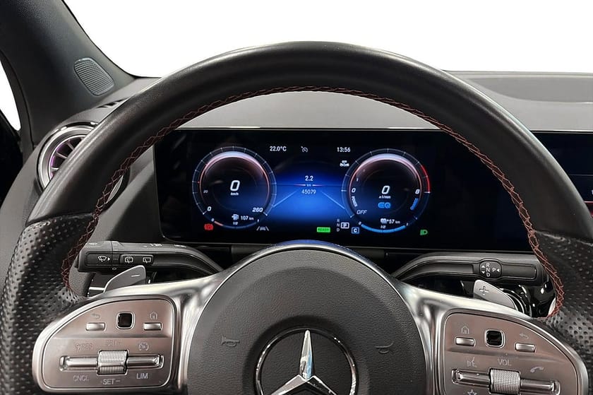 Bild 5 av Mercedes-Benz GLA 250 e 8G-DCT AMG Line Kamera Värmare Keyless Navi