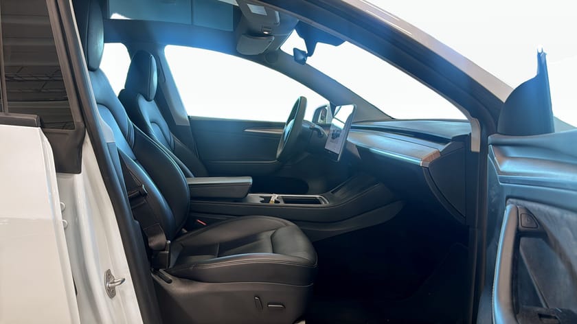 Bild 3 av Tesla Model Y Long Range AWD