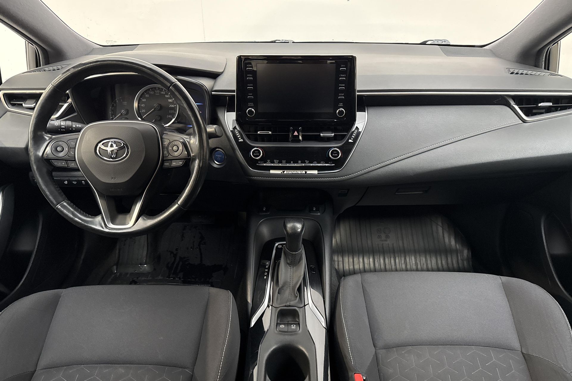 Toyota Corolla Hybrid 2020, bild 7/10