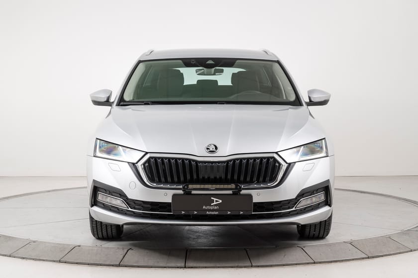 Bilde 4 av Škoda Octavia Stasjonsvogn Krok ACC Kamera Webasto Minne
