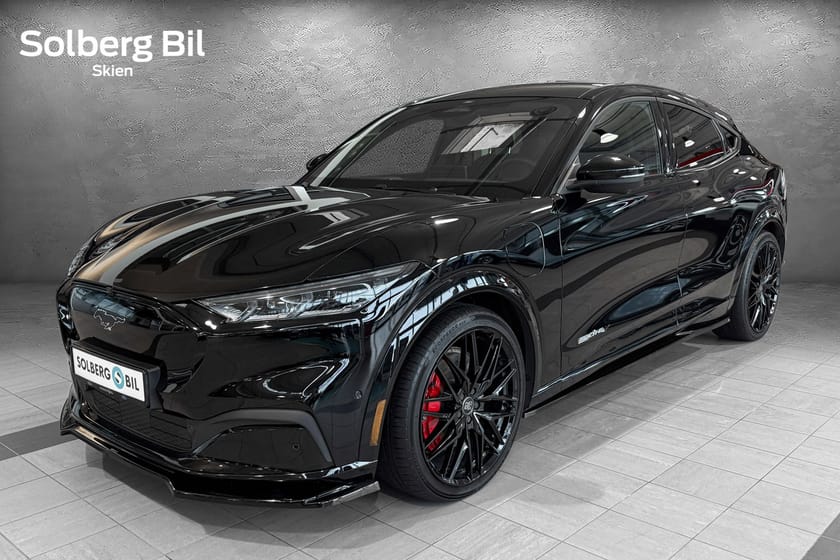 Bilde 1 av Ford Mustang Mach-E Long Range AWD LR 1-EIER/B&O/PANO/KROK/MAXTON/SERVICEAVTALE
