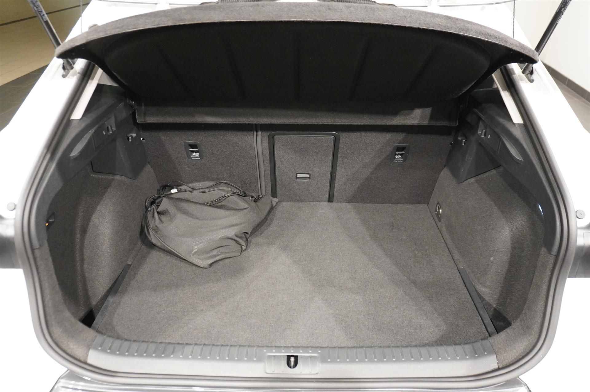 Cupra Formentor 1.4 E-Hybrid DSG 2023, photo 6/10