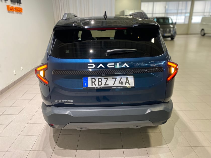 Bild 4 av Dacia Bigster Hybrid 155 Journey Kampanjbil