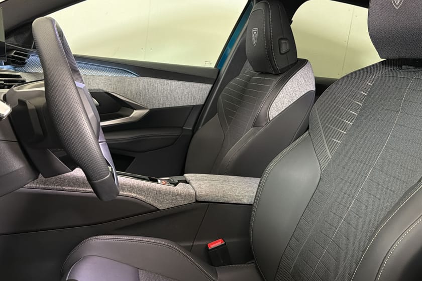 Bild 5 av Peugeot 3008 Hybrid 145