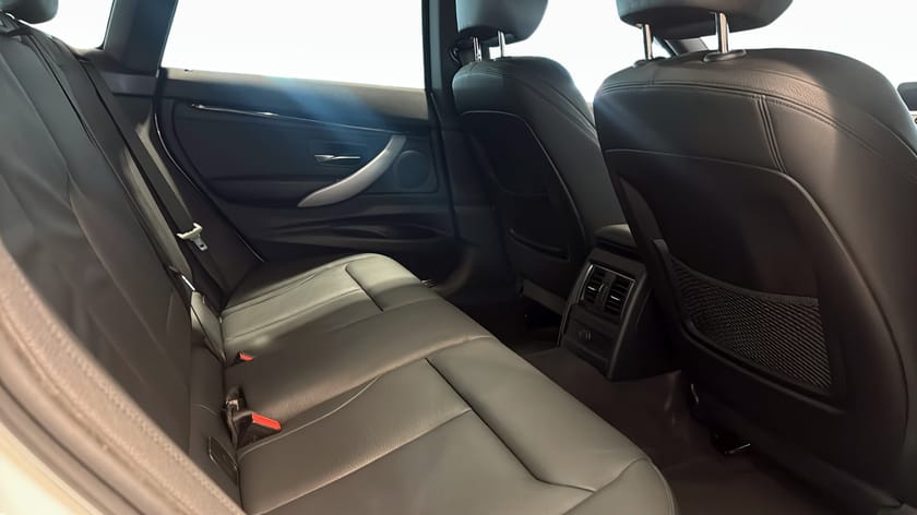Bild 5 av BMW 330i xDrive GT Gran Turismo M-Sport HiFi Navigation Drag