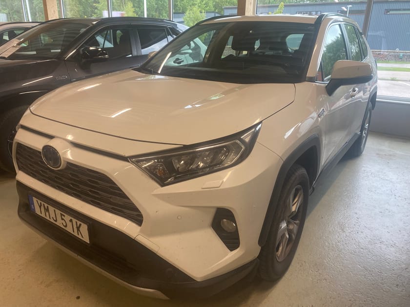 Bild 1 av Toyota RAV4 Hybrid AWD-i 2,5 Active Komfortpaket | Vinterhjul | Dragkrok