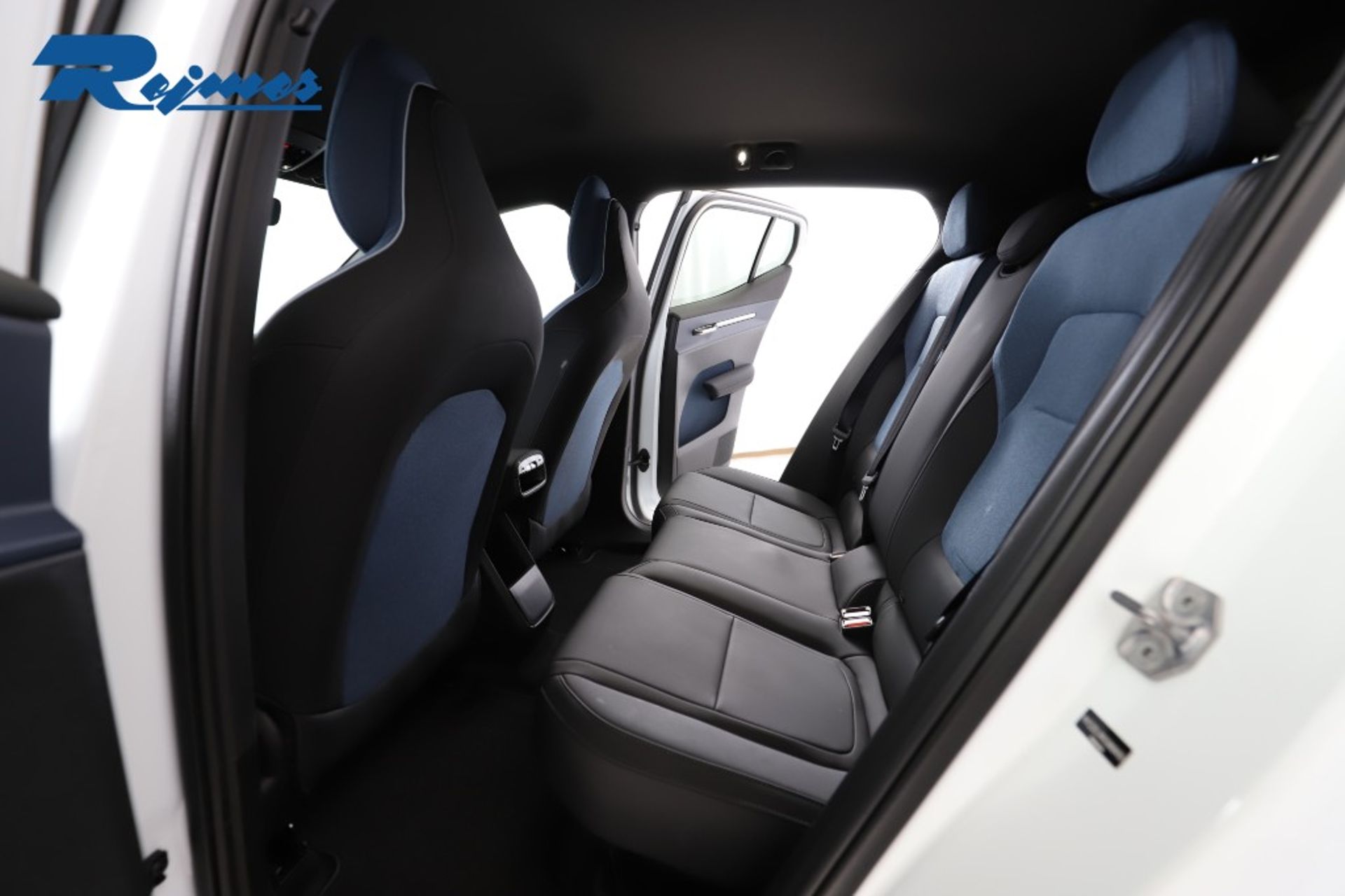 Volvo EX30 Extended Range Plus 2025, kuva 7/10