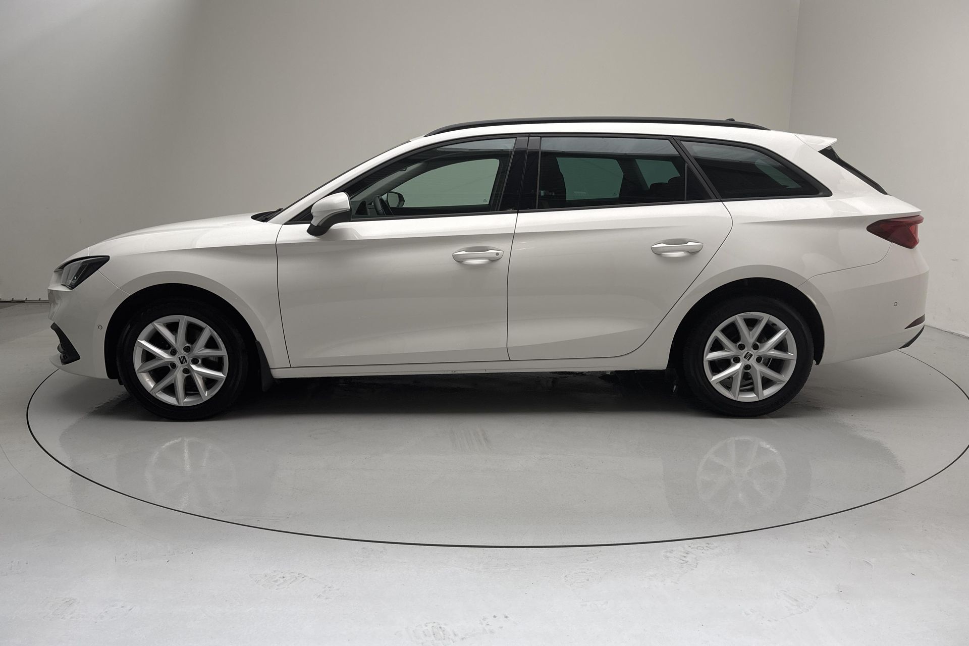 Seat Leon Sportstourer 1.5 TSI 2021, bild 2/10