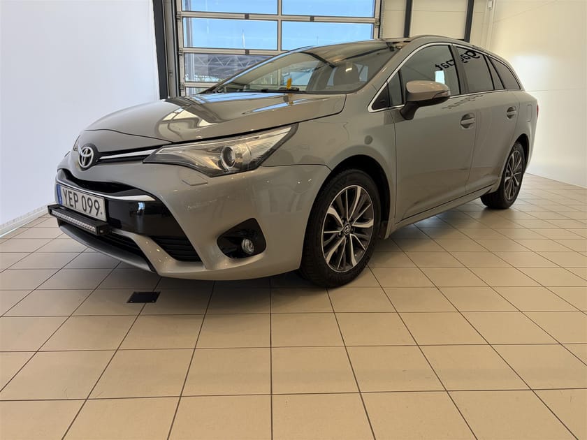Bild 4 av Toyota Avensis Kombi 2,0 D 143hk Kamera Ljusramp