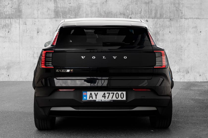 Bilde 4 av Volvo EX30 Cross Country Twin Motor Performance Ultra, Pano, H&K, 360kam, Hengerfeste