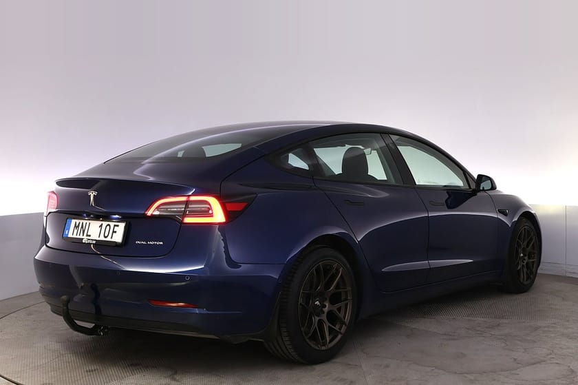 Bild 5 av Tesla Model 3 Long Range AWD Refresh Autopilot Panorama Drag