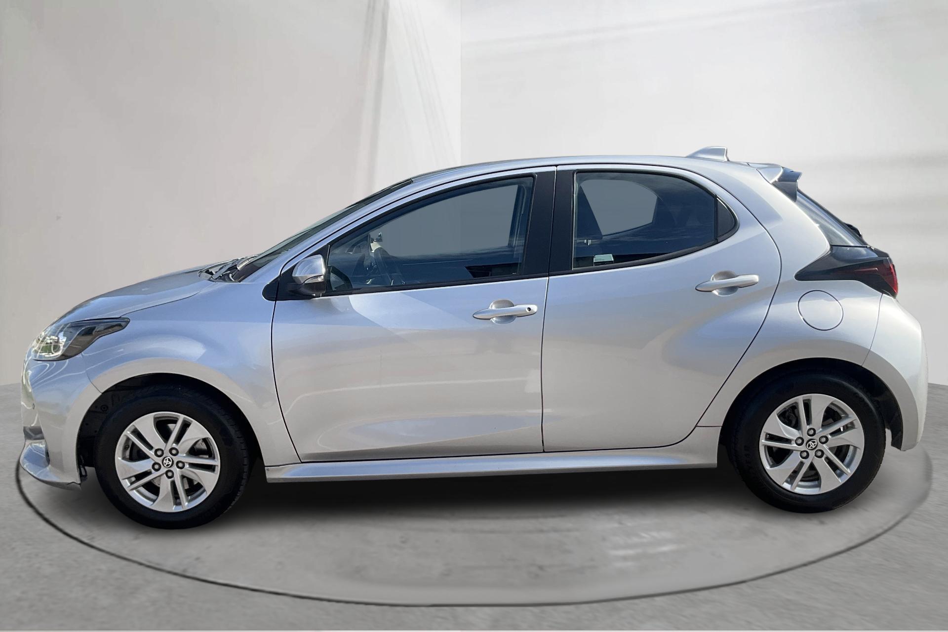 Toyota Yaris Hybrid 2023, bild 2/10