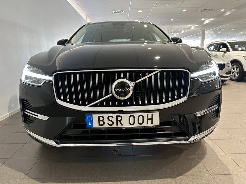 Bild 2 av Volvo XC60 Recharge T8 Ultimate Bright / 360 Kamera / HarmanKardon PremiumSound / Panoramatak /