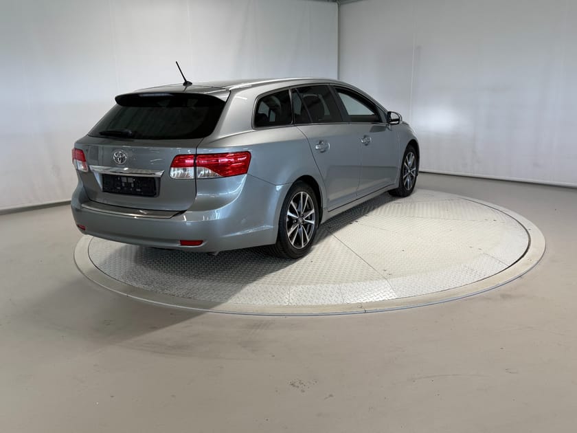 Bilde 3 av Toyota Avensis Stasjonsvogn 2,0 124hk Outlet! Cruise/Navi/BT/Ryggekamera