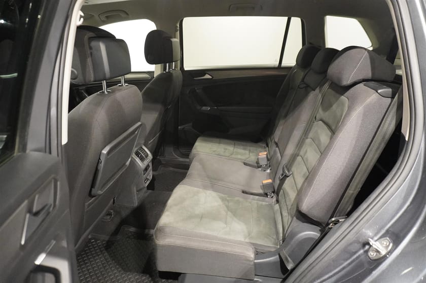 Bild 5 av Volkswagen Tiguan Allspace 7-sätes 2.0 TSI 4Motion DSG 7-Sits Drag Kamera Värmare