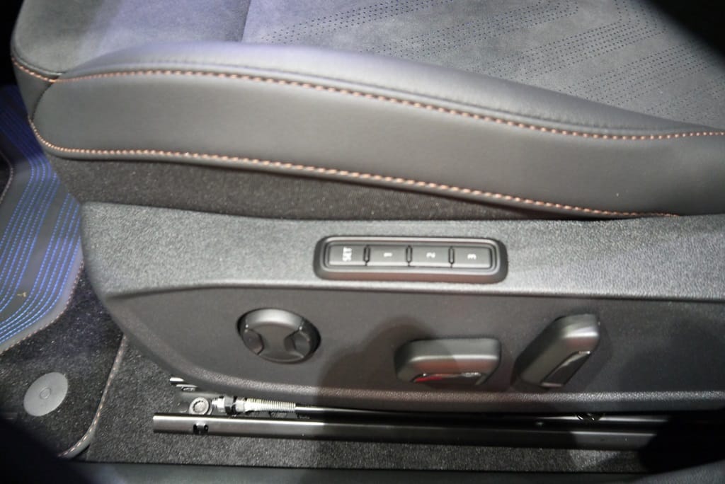 Cupra Leon 1.5 eTSI DSG Sequential, 150hp, 2026