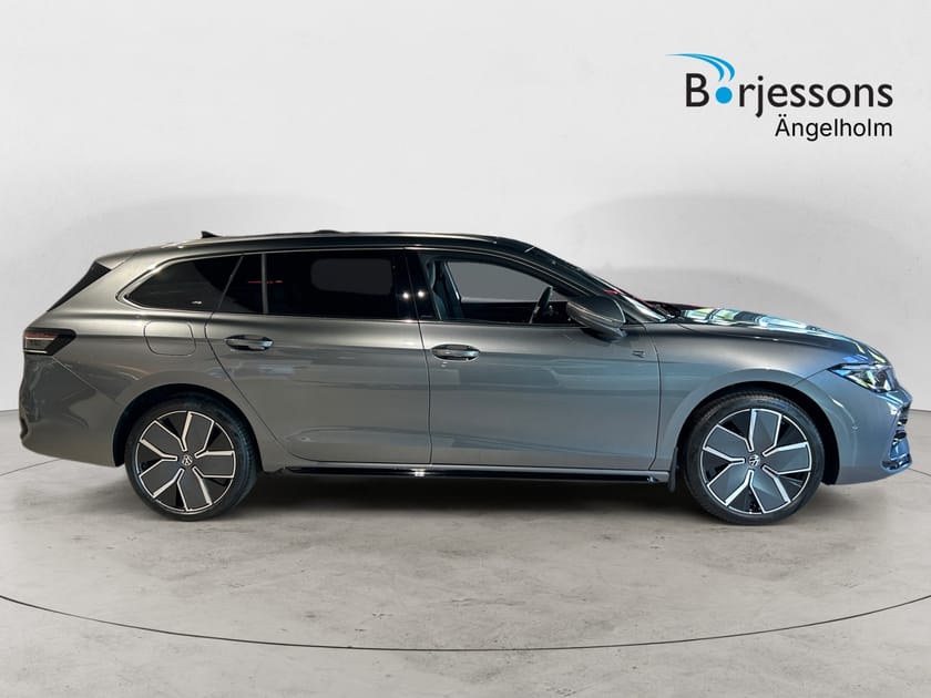 Bild 2 av Volkswagen Passat Variant eHybrid 272 DSG6 R-LINE