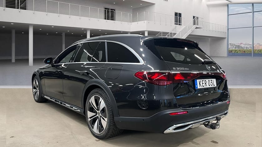 Bild 2 av Mercedes-Benz E 300 de 4MATIC All-Terrain Burmester Pano Superscreen